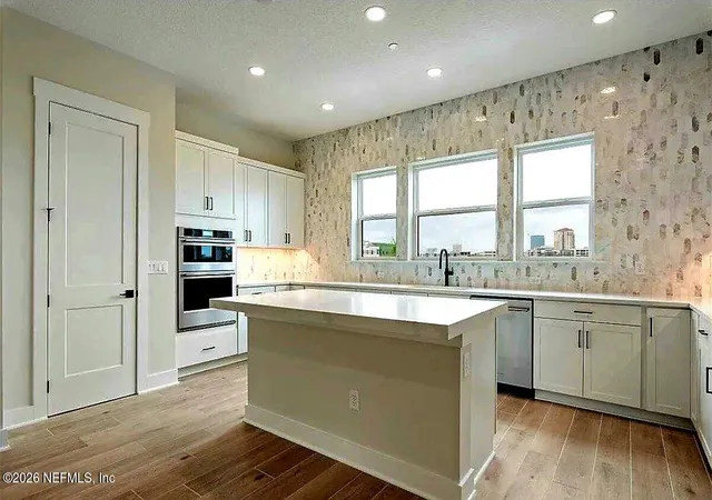 Photo 3 of Townhouse for sale at 1910 Redington St, Jacksonville, FL 32207 | MLS# 2145262 | Listing updated on 2026-08-30