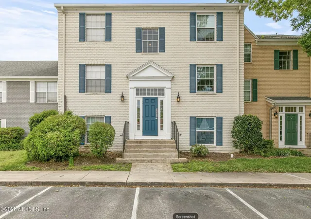 Homes for sale in Jacksonville, FL | 4330 Plaza Gate Ln S #102, Jacksonville, FL 32217 | MLS# 2145803