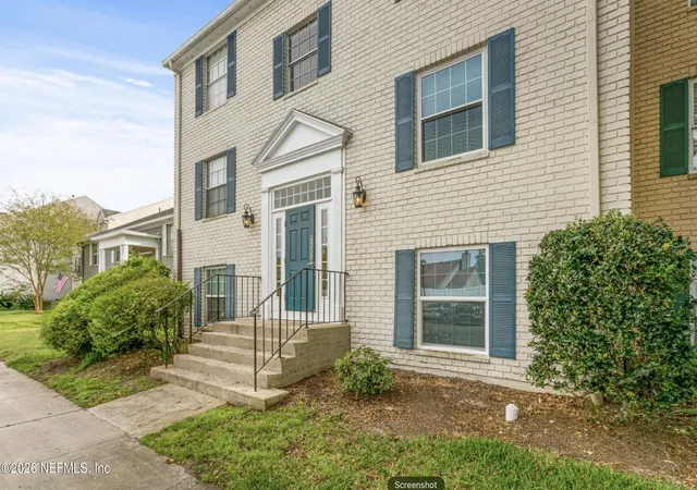 Homes for sale in Jacksonville, FL | 4330 Plz Gate Ln S, Jacksonville, FL 32217