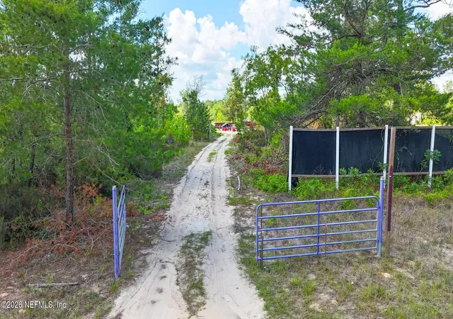 2nd image of 229 Poinciana Dr, Interlachen, FL 32148 | MLS# 2145827