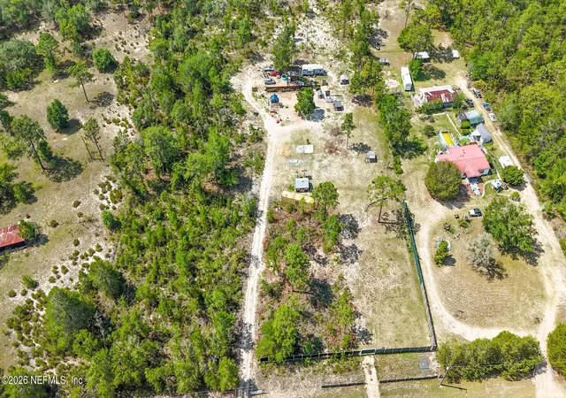 4th image of 229 Poinciana Dr, Interlachen, FL 32148 | MLS# 2145827
