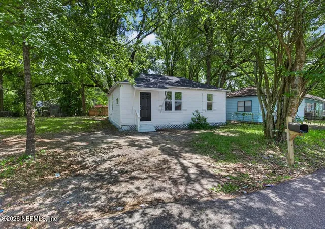 2nd image of 3242 Dignan St, Jacksonville, FL 32254 | MLS# 2145989