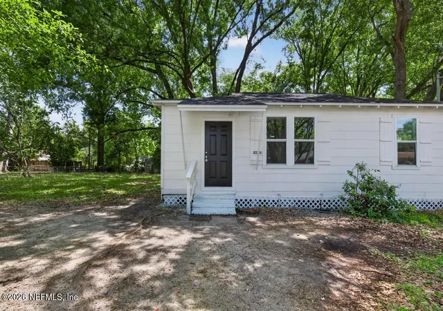 4th image of 3242 Dignan St, Jacksonville, FL 32254 | MLS# 2145989