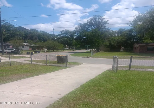 27th image of 7405 Deepwood Dr, Jacksonville, FL 32244 | MLS# 2146000