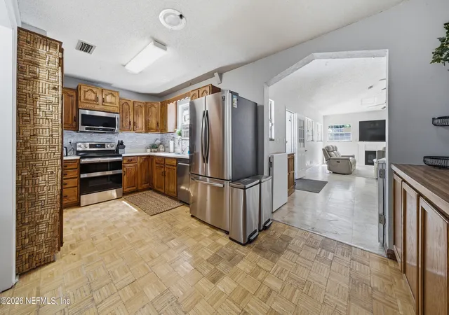 Photo 4 of Single family home for sale at 1025 Granger Dr, Jacksonville, FL 32221 | MLS# 2146461 | Listing updated on 2026-08-23