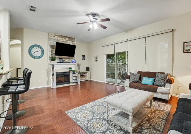 Photo 4 of Sale Pending at 663 Mandy Oaks Dr, Jacksonville, FL 32220 | MLS# 2146282 | Listing updated on 2026-08-17