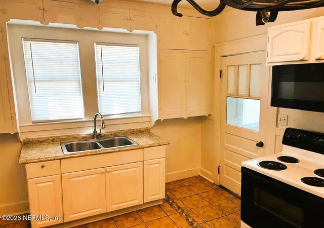 Photo 4 of Single family home for sale at 2036 Moncrief Rd, Jacksonville, FL 32209 | MLS# 2146292 | Listing updated on 2026-09-11