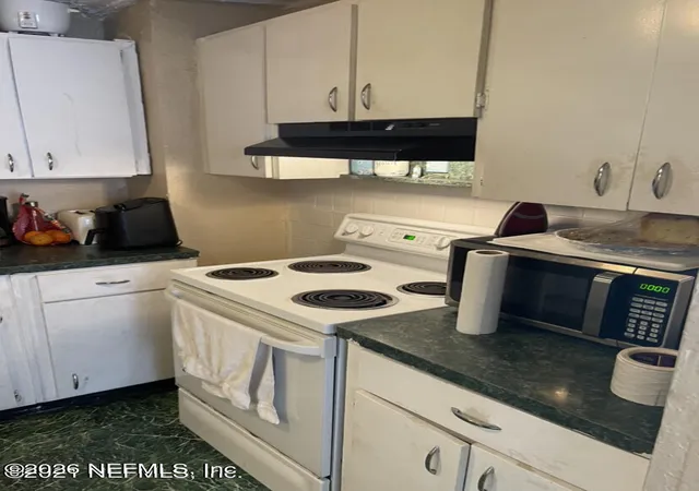 3rd image of 1631 Mcconihe St, Jacksonville, FL 32209 | MLS# 2146357