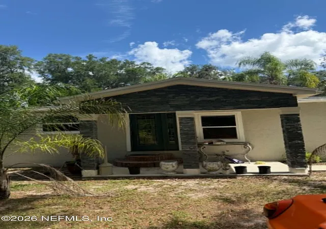 Homes for sale in San Mateo, FL | 126 E East End Rd, San Mateo, FL 32187 | MLS# 2146401