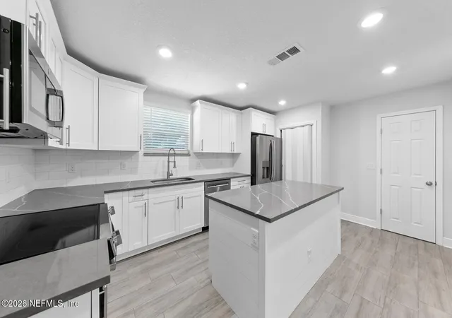 5th image of 9811 Ridge Blvd Blvd, Jacksonville, FL 32208 | MLS# 2146685