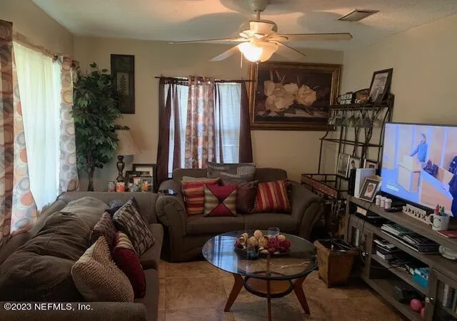 4th image of 4126 Connie St, Jacksonville, FL 32209 | MLS# 2146830