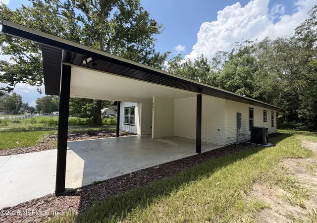 Photo 2 of Single family home for sale at 907 N Thompson St, Starke, FL 32091 | MLS# 2146883 | Listing updated on 2026-08-25