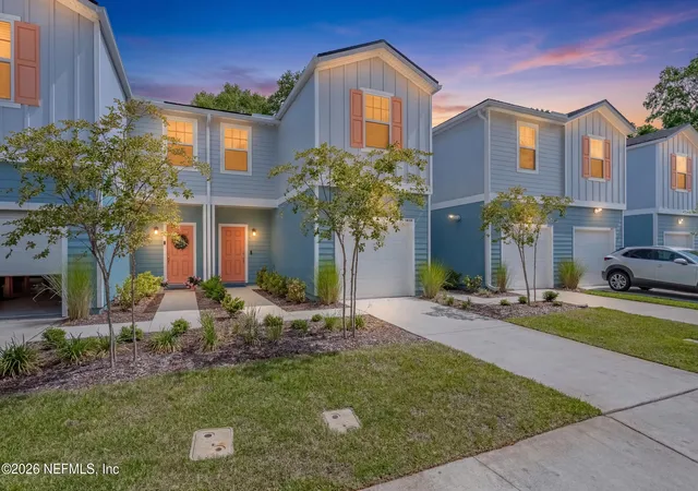 Townhouse for sale at 1615 Cluny Rd, Jacksonville, FL 32218 | MLS# 2147070