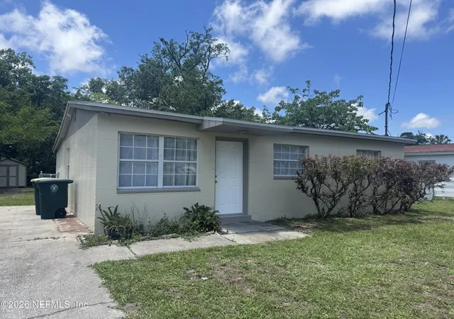 Photo 3 of Single family home for sale at 3554 Brockway Rd, Jacksonville Beach, FL 32250 | MLS# 2147272 | Listing updated on 2026-05-27