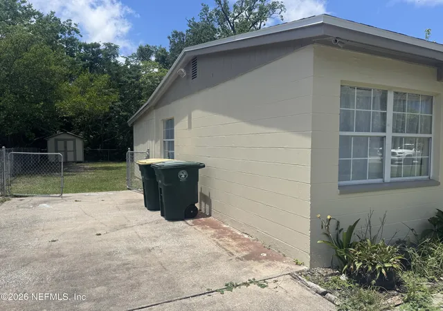 Photo 3 of Single family home for sale at 3554 Brockway Rd, Jacksonville Beach, FL 32250 | MLS# 2147272 | Listing updated on 2026-05-27