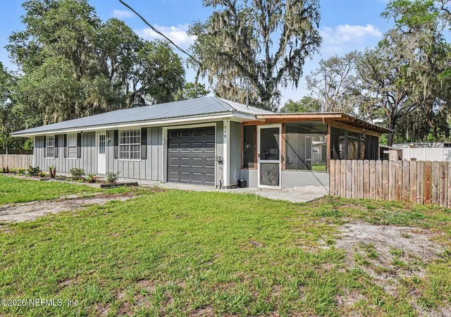 Homes for sale in Satsuma, FL | 110 Horse Landing Rd, Satsuma, FL 32189 | MLS# 2147736