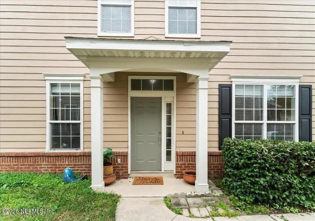 Photo 3 of Townhouse for sale at 4134 Crownwood Dr, Jacksonville, FL 32216 | MLS# 2147244 | Listing updated on 2026-09-17