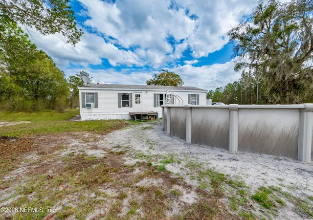 Photo 3 of Manufactured home for sale at 4504 Marilyn Ct, Keystone Heights, FL 32656 | MLS# 2147408 | Listing updated on 2026-09-23