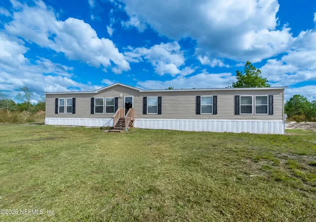 Photo 3 of Manufactured home for sale at 4500 Marilyn Ct, Keystone Heights, FL 32656 | MLS# 2147435 | Listing updated on 2026-09-12