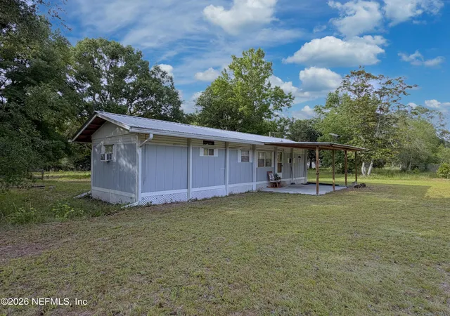 Photo 3 of Manufactured home for sale at 110 Plantation Cir, Palatka, FL 32177 | MLS# 2147505 | Listing updated on 2026-09-03