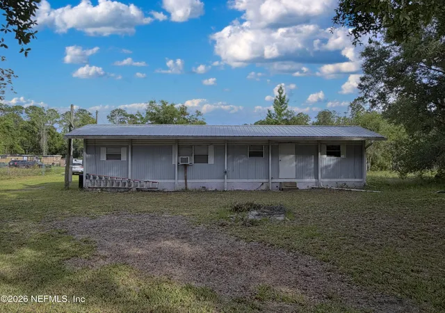 Photo 5 of Manufactured home for sale at 110 Plantation Cir, Palatka, FL 32177 | MLS# 2147505 | Listing updated on 2026-09-03