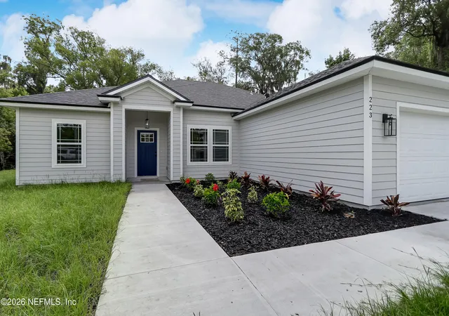 Homes for sale in Macclenny, FL | 223 S 7Th St, Macclenny, FL 32063 | MLS# 2147561