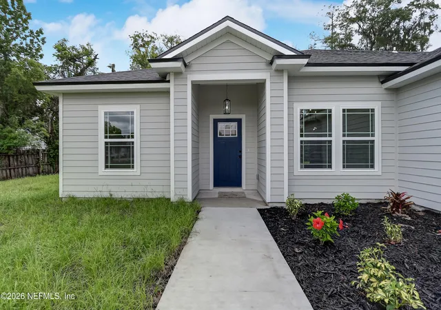 Homes for sale in Macclenny, FL | 223 S 7Th St, Macclenny, FL 32063 | MLS# 2147561