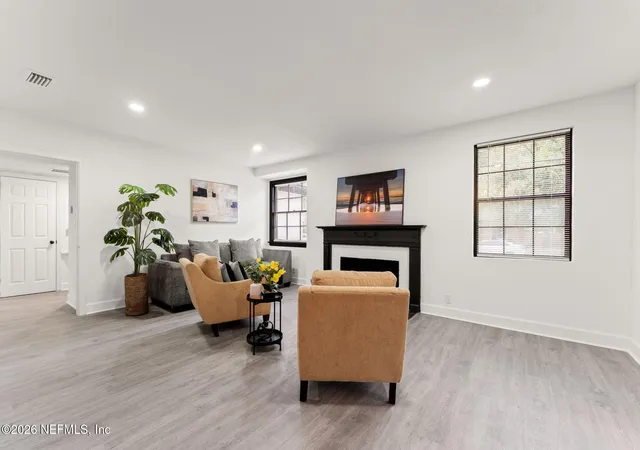 4th image of 2131 Redfern Rd, Jacksonville, FL 32207 | MLS# 2147600