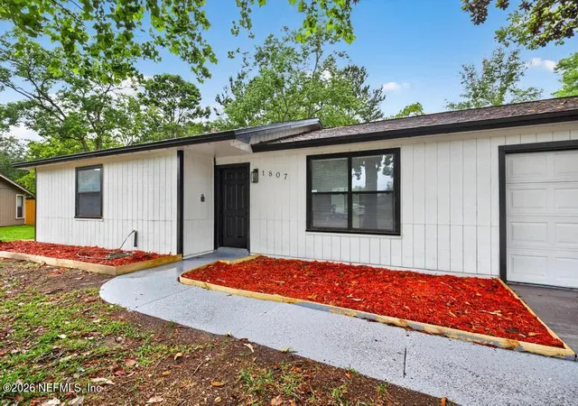 Photo 2 of Single family home for sale at 1807 Shannon Lake Dr, Middleburg, FL 32068 | MLS# 2147649 | Listing updated on 2026-07-15
