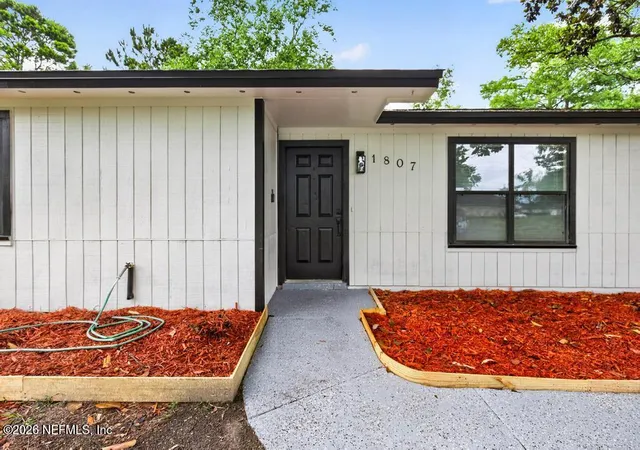 Photo 3 of Single family home for sale at 1807 Shannon Lake Dr, Middleburg, FL 32068 | MLS# 2147649 | Listing updated on 2026-07-15