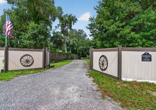Homes for sale in Hawthorne, FL | 505 N State Road 21, Hawthorne, FL 32640 | MLS# 2147728