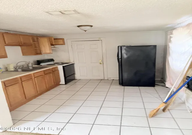Homes for sale in Jacksonville, FL | 10460 Gailwood Cir E, Jacksonville, FL 32218 | MLS# 2148582