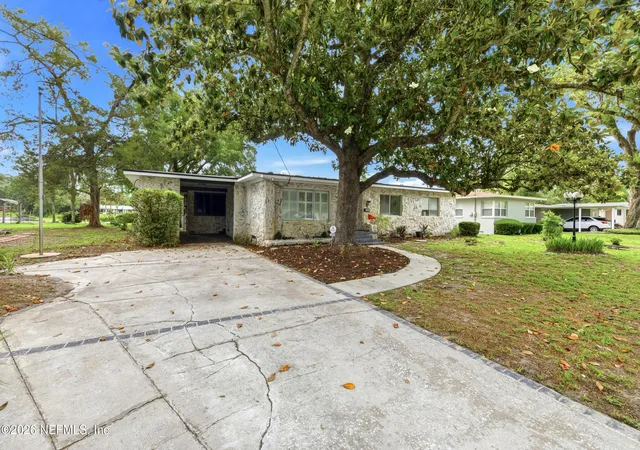 Photo 3 of Single family home for sale at 7484 Spinola Rd, Jacksonville, FL 32217 | MLS# 2147767 | Listing updated on 2026-06-14