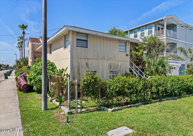 3rd image of 1204 2Nd St S, Jacksonville Beach, FL 32250 | MLS# 2153114