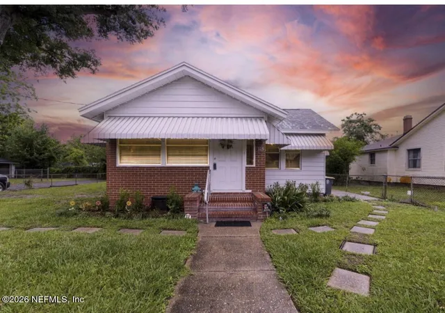 1st image of 325 Chestnut Dr, Jacksonville, FL 32208 | MLS# 2147969