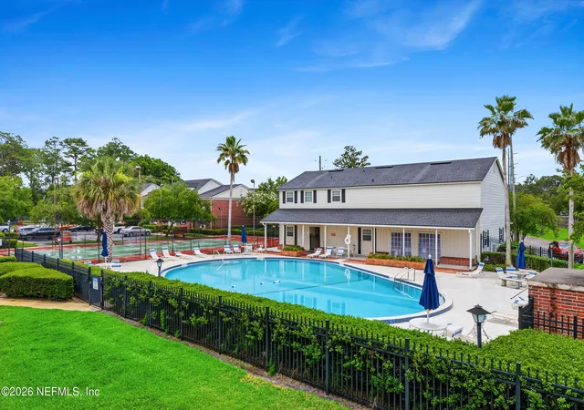 2nd image of Boxwood condos, Jacksonville, FL 32217