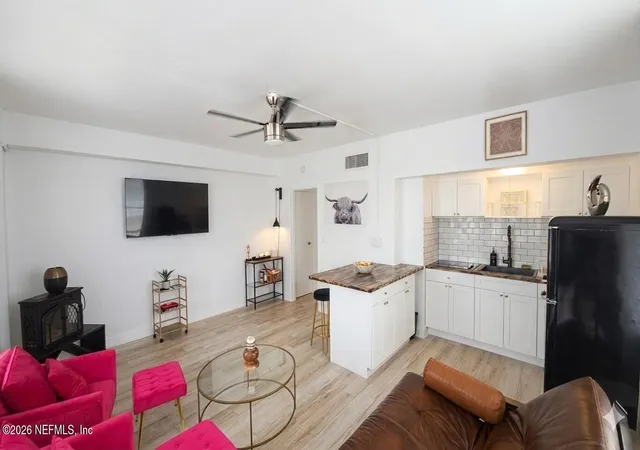 5th image of 311 W Ashley St #701 A&B, Jacksonville, FL 32202 | MLS# 2149099
