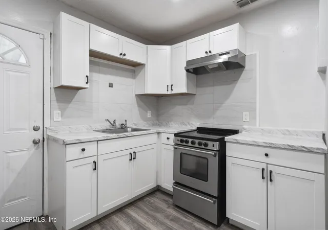 3rd image of 3024 W 1St St W, Jacksonville, FL 32254 | MLS# 2148242