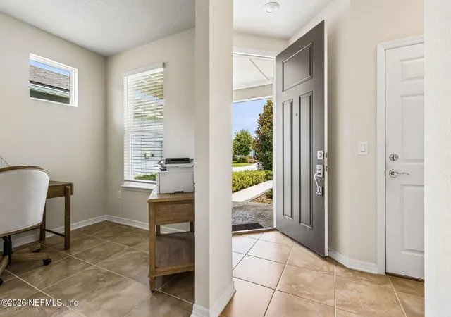 Photo 3 of Sale Pending at 11191 Lenora Ct, Jacksonville, FL 32256 | MLS# 2151375 | Listing updated on 2026-08-22