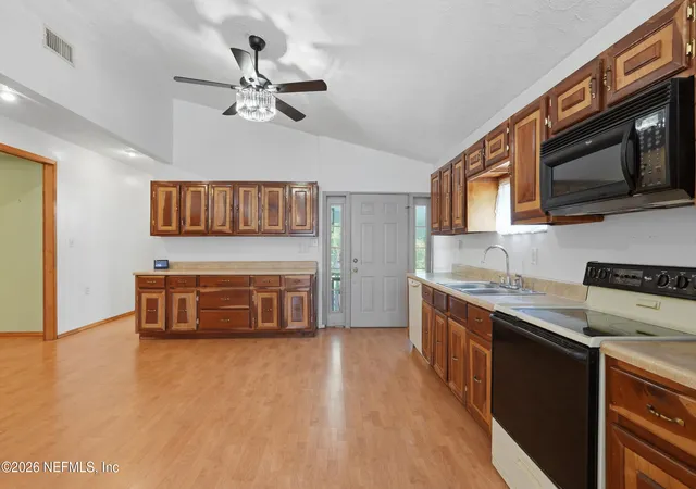 4th image of 246 Azalea Ave, Interlachen, FL 32148 | MLS# 2149851