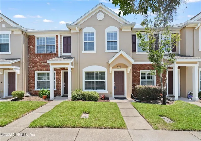 Townhouse for sale at 8125 Summer Point Ct, Jacksonville, FL 32256 | MLS# 2150905