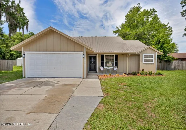 Homes for sale in Palatka, FL | 6109 W 1st Manor, Palatka, FL 32177 | MLS# 2149127