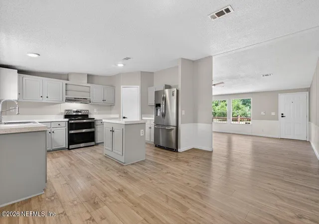 Photo 3 of Sale Pending at 1631 Westwood Ct, Jacksonville, FL 32234 | MLS# 2149012 | Listing updated on 2026-08-28