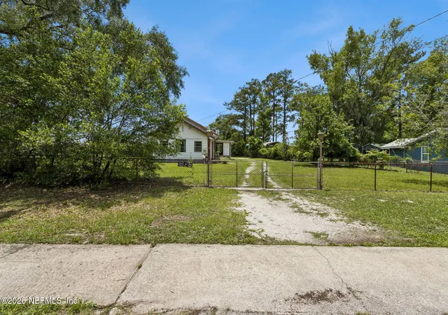 Photo 3 of Single family home for sale at 1826 Faye Rd, Jacksonville, FL 32218 | MLS# 2148807 | Listing updated on 2026-06-05