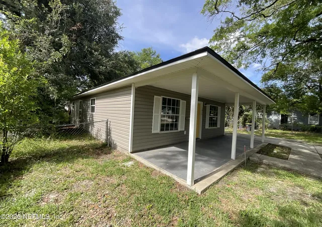Photo 3 of Sale Pending at 1813 W 5th Street, Jacksonville, FL 32209 | MLS# 2148834 | Listing updated on 2026-07-21