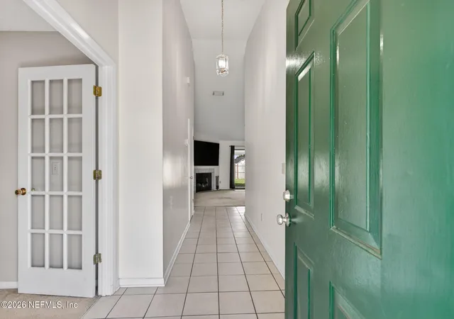 Photo 3 of Sale Pending at 9733 N Peabody Dr, Jacksonville, FL 32221 | MLS# 2149157 | Listing updated on 2026-08-21
