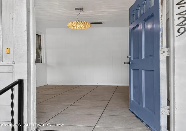 Photo 3 of Single family home for sale at 2229 Home Park Cir E, Jacksonville, FL 32207 | MLS# 2149047 | Listing updated on 2026-09-10