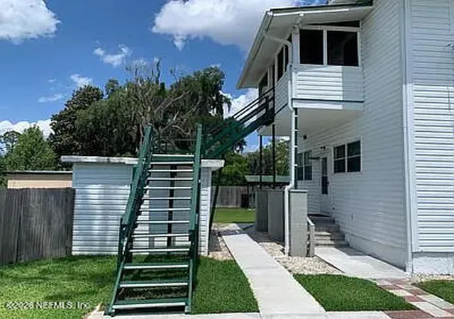 5th image of 720 Walnut St, Green Cove Springs, FL 32043 | MLS# 2148996