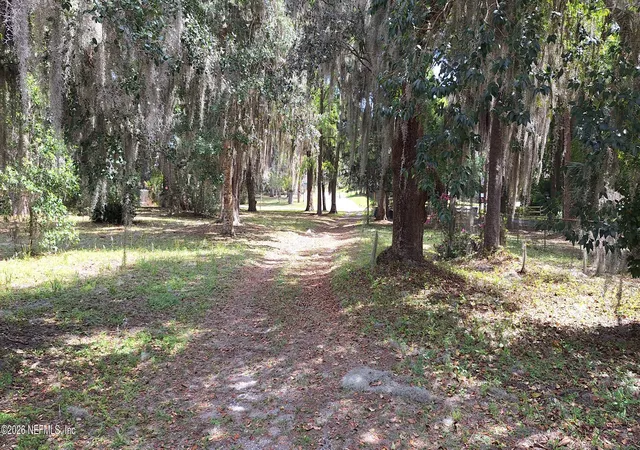 Photo 4 of Sale Pending at 1900 E Holly Oaks Lake Rd, Jacksonville, FL 32225 | MLS# 2149218 | Listing updated on 2026-09-01