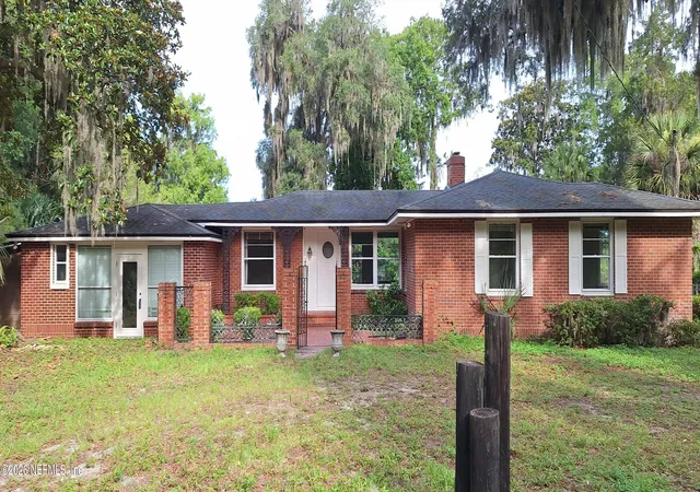 Photo 3 of Sale Pending at 1900 E Holly Oaks Lake Rd, Jacksonville, FL 32225 | MLS# 2149218 | Listing updated on 2026-09-01